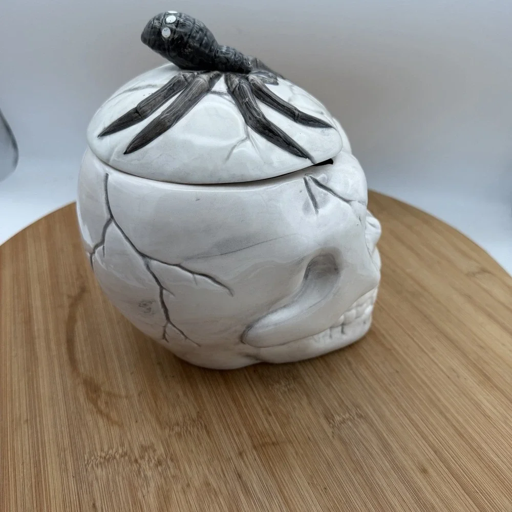 Screaming Skull Candy Jar With Spider Lid & Sound Effects Glazed Ceramic Hallowe